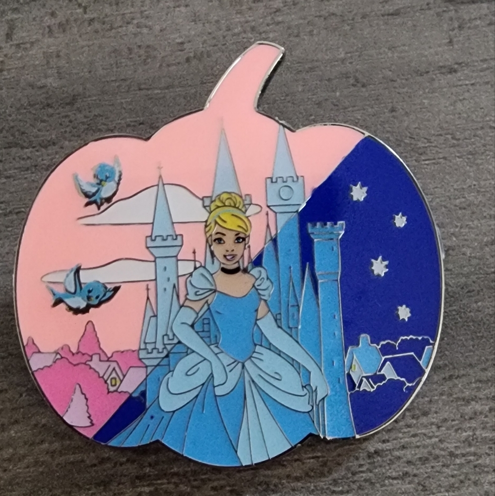 Loungefly Disney Princess Day & Night Blind Enamel Pin Cinderella 🥿